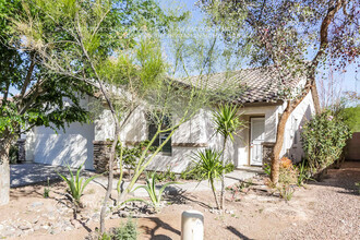 Building Photo - 908 W Roeser Rd