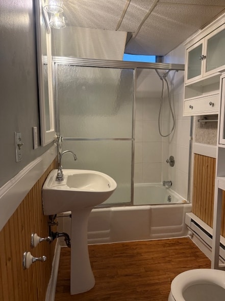 Building Photo - 547a E Dover St