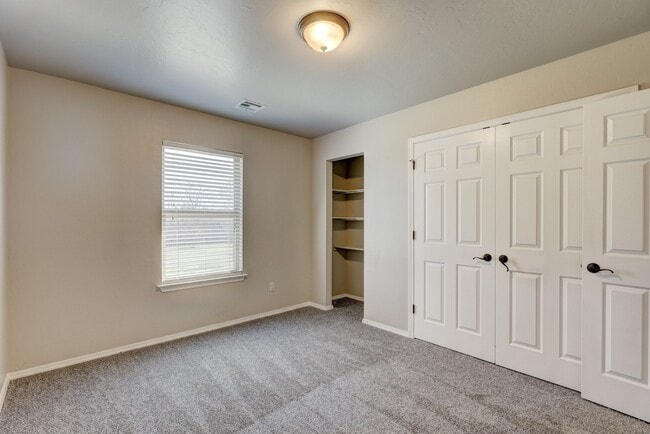 Building Photo - 2816 Coventry Manor Dr