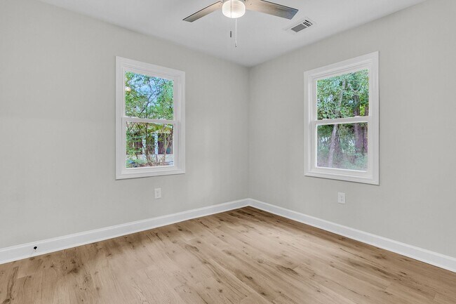 Building Photo - 30 Guerry Cir