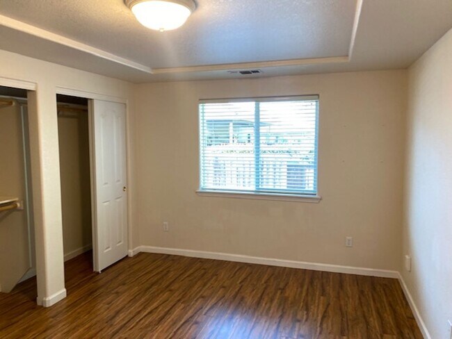 Building Photo - 2210-2214 ARLINGTON