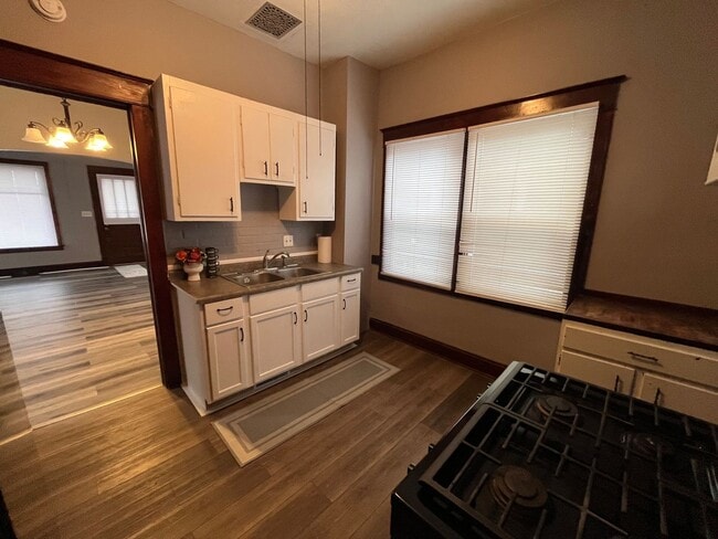 Building Photo - 229 14th Ave