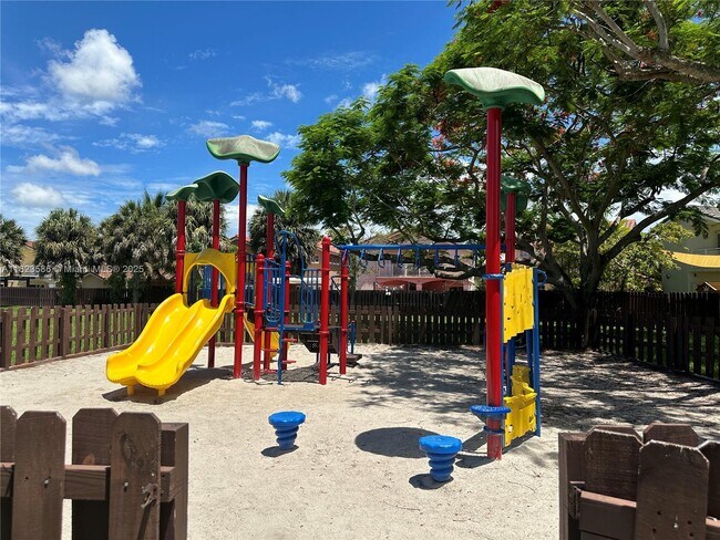 Building Photo - 5020 SW 154th Ave