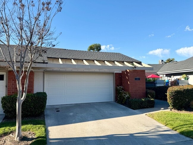 Building Photo - Spacious Three Bedroom in the Sunrise Pointe Community