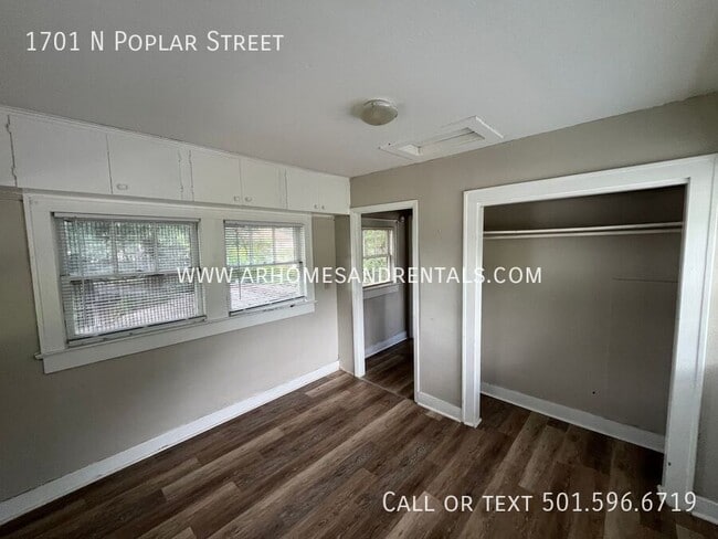 Building Photo - 1701 N Poplar St