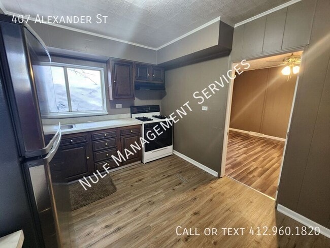 Building Photo - 407 Alexander St