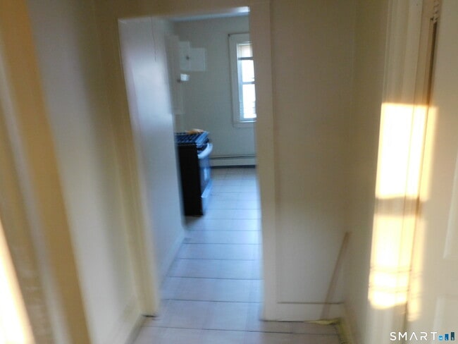 Building Photo - 293 Westland St