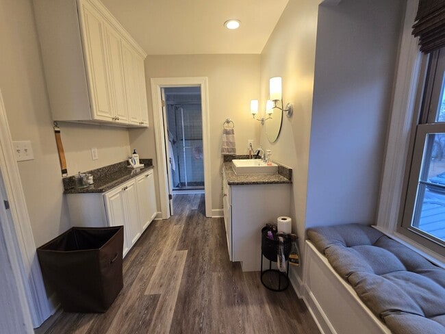 Building Photo - 409 N Fulton St