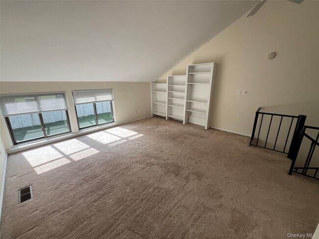 Building Photo - 61 Fox Run