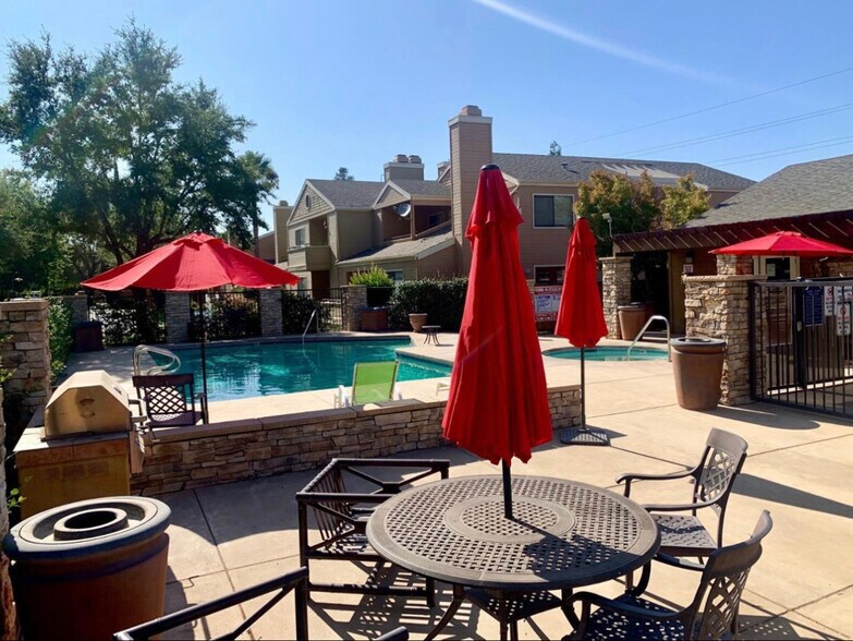 Building Photo - 7675 N 1st St