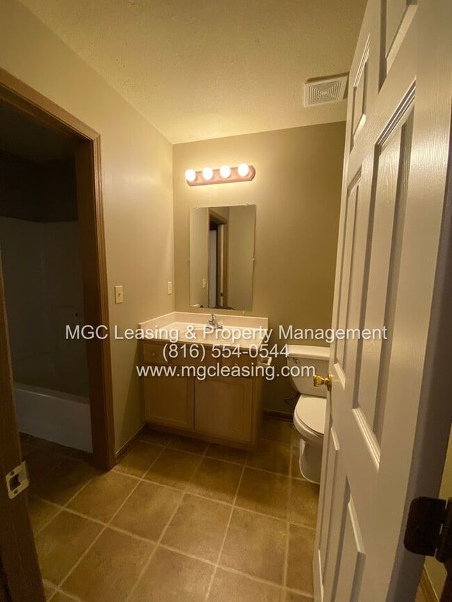 Building Photo - Spacious Duplex Living in the Heart of Lee...