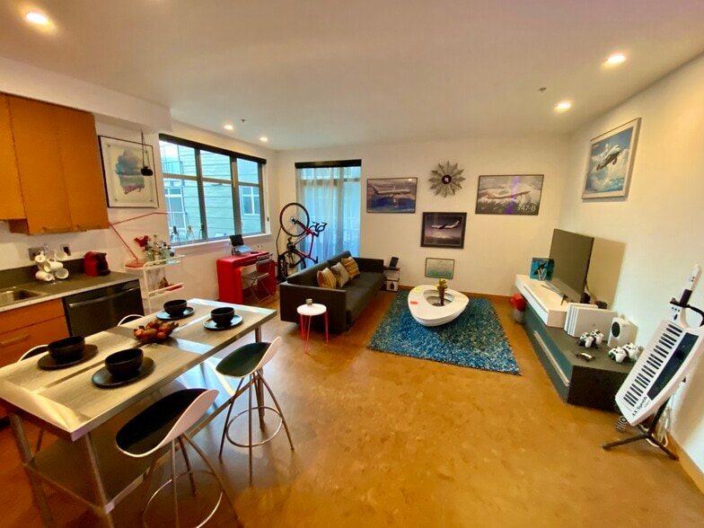 Building Photo - 1414 12th Ave