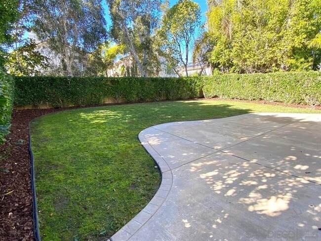 Building Photo - HOLLYFIELD CT - Spacious 5 Bedroom Carmel Valley Home on Quiet Cul-de-Sac — Available Aug 10!