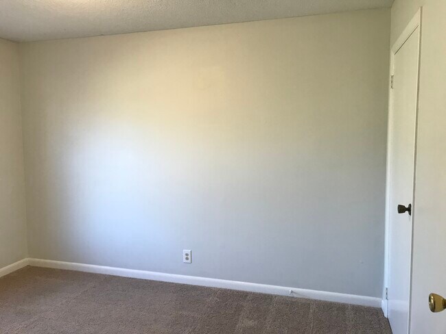 Bedroom 2 - 723 Mercer Dr