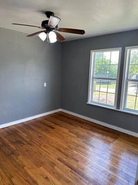 Building Photo - 311 Glamis Ave