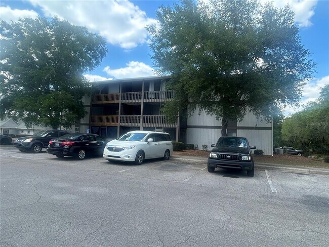 Building Photo - 6519 W Newberry Rd