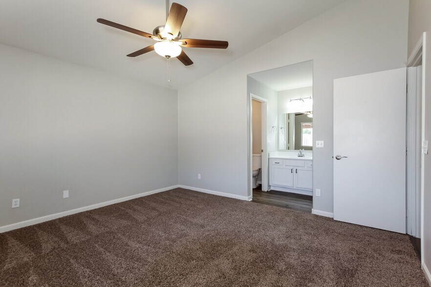 Building Photo - 21635 N 29th Dr