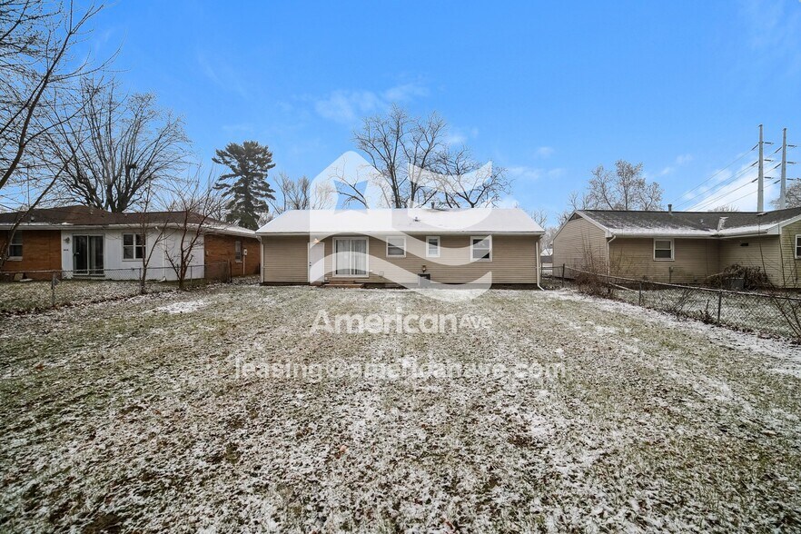 Building Photo - 2647 W Nebraska Ave