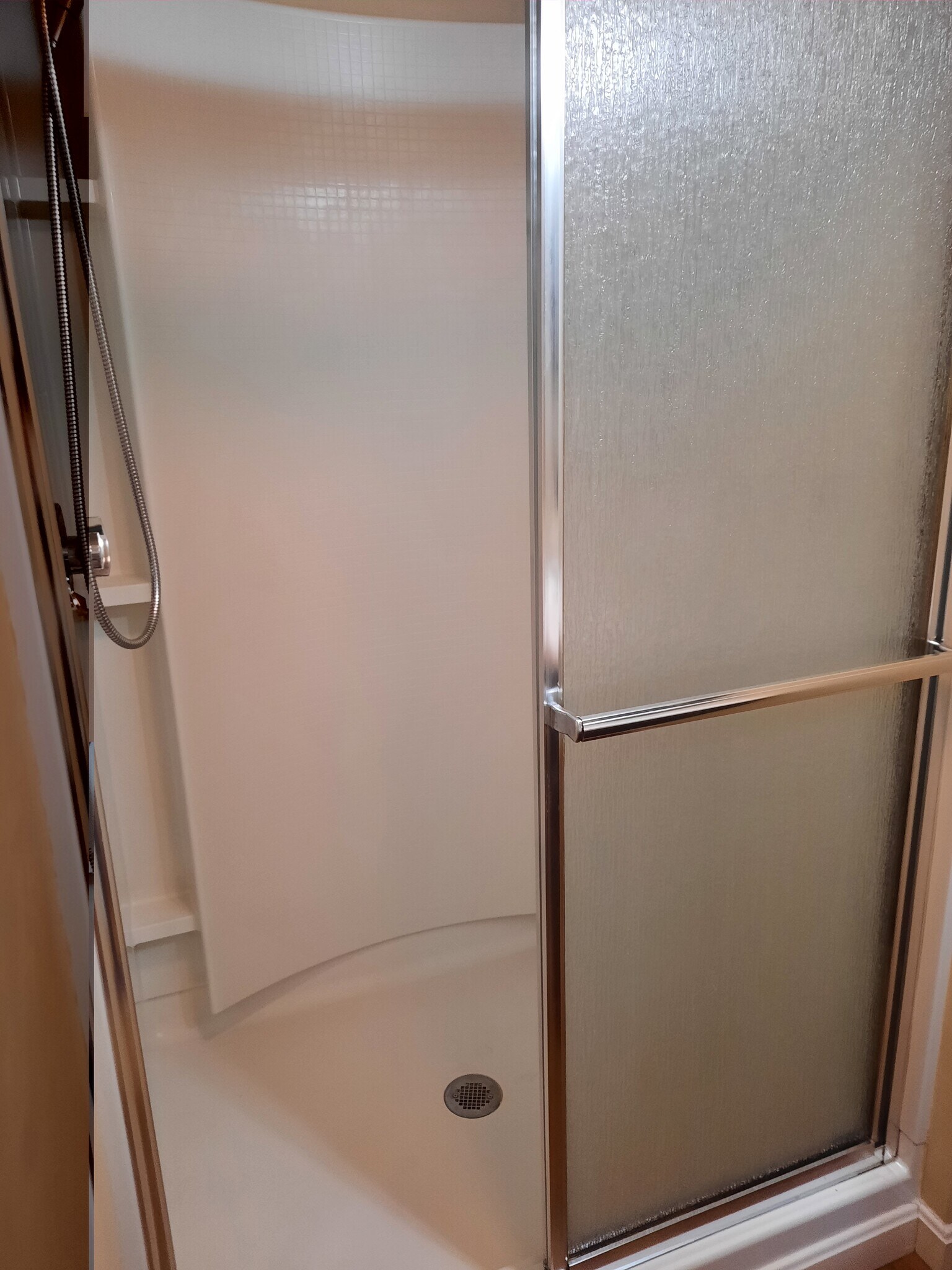 shower - 31B Kinsley St