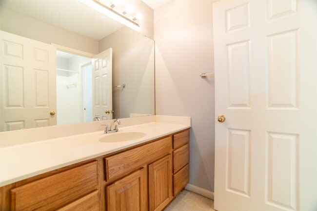 Building Photo - 570 Castle Ridge Dr