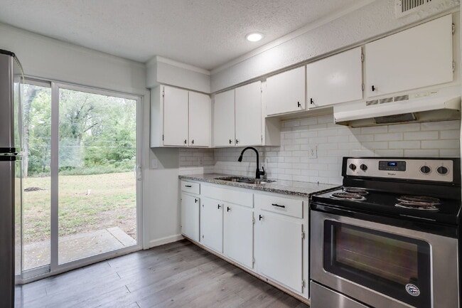 Building Photo - "Charming 2-Bedroom Duplex with Spacious 1,344 Sq Ft Living Space in Derby, KS!"