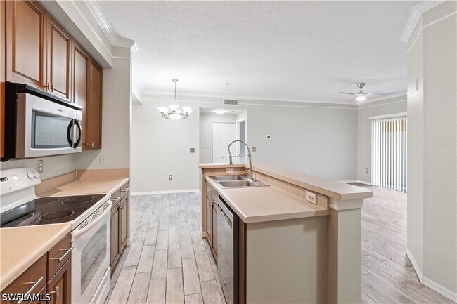 Building Photo - 11561 Villa Grand