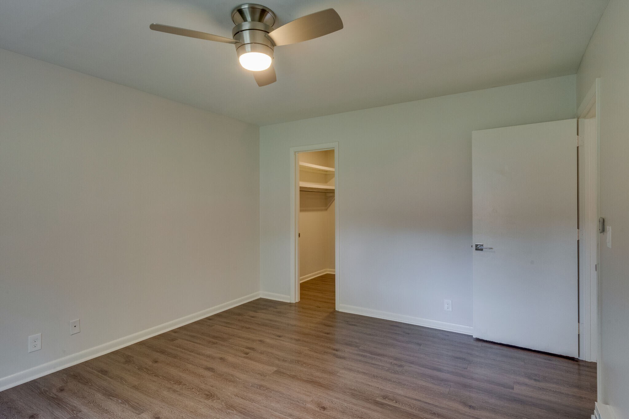 Building Photo - 2601 Hillsboro Pike