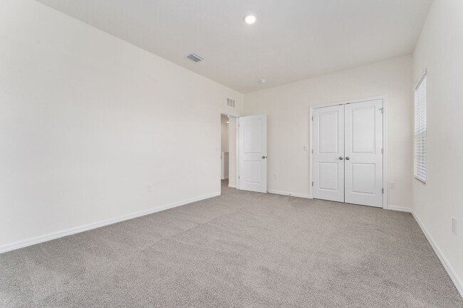 Building Photo - 1386 NW 132nd Cir