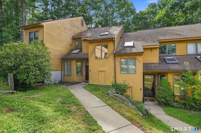 Building Photo - 44 Tolland Ave
