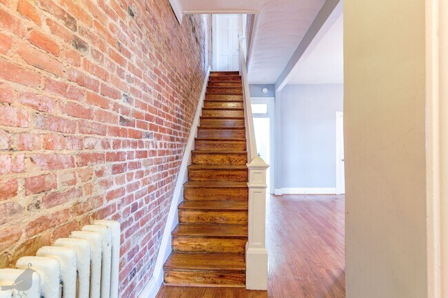 Building Photo - 742 Harvard St NW