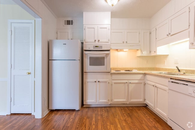 2 Bedroom Kitchen - Bullock Habersham Townhomes