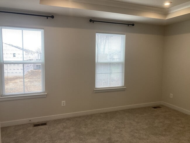 Building Photo - 1951 Bellac Wy