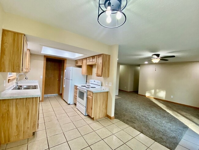 Building Photo - Welcome home!