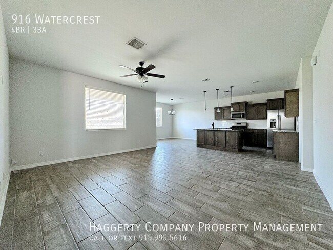 Building Photo - 916 Watercrest-