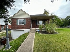 Building Photo - BRIDGETOWN - Charming 4 bedroom home w lots of living space.  1 car gar.  deck.