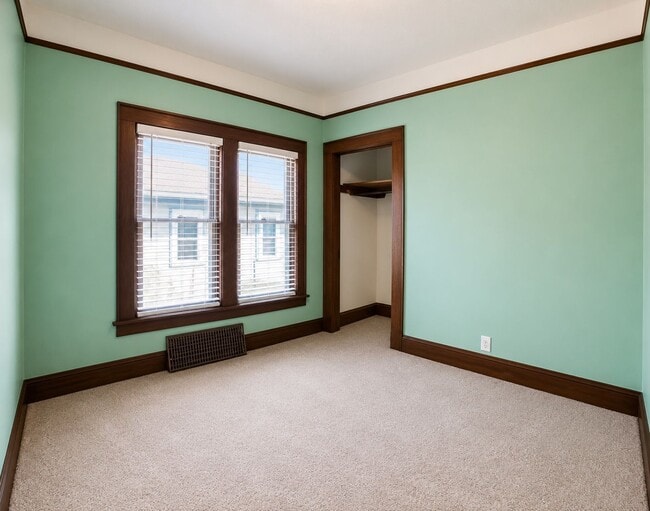 Building Photo - 1228 S 63rd St