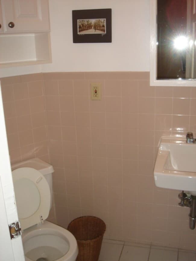 Building Photo - LONGWOOD MEDICAL Studio w Alcove No Fee Heat Hw Inc Students Ok  Super nice place