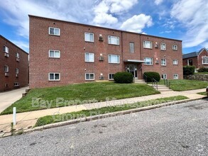 Building Photo - 1715 Lansing St