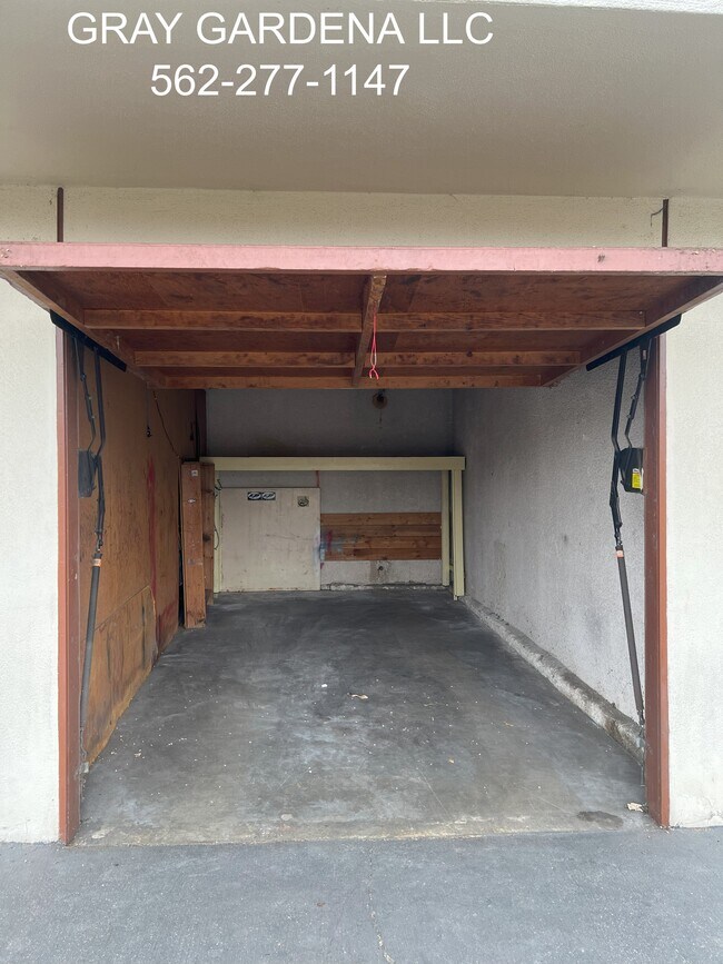 Building Photo - 16701 S Berendo Ave