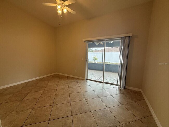 Building Photo - 4 Wood Amber Ln