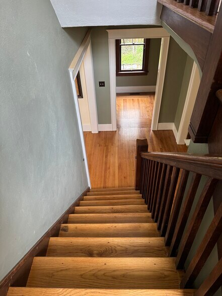 Building Photo - 608 Ackerman Ave