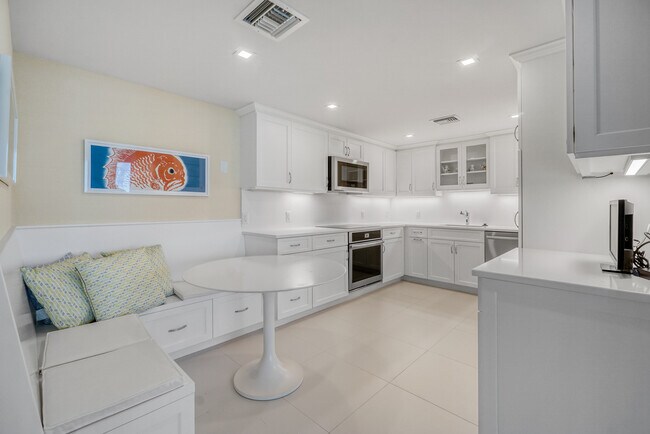 Building Photo - 340 S Ocean Blvd
