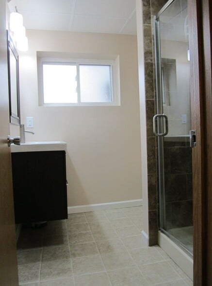 Basement bathroom - 1928 North Oak St