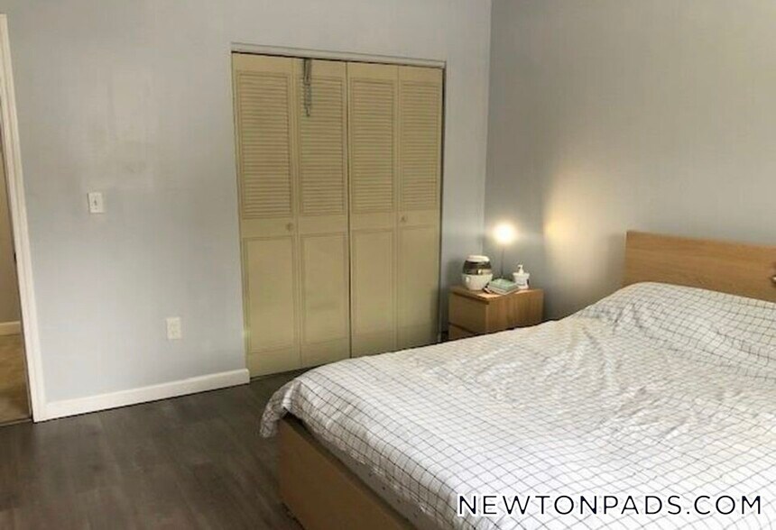 Building Photo - 175 Adams St