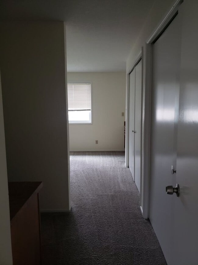 Building Photo - Wonderful South Salem Home in great neighborhood.