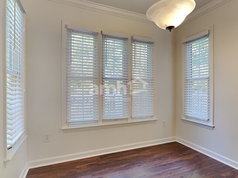 Building Photo - 5512 Westerborne Dr