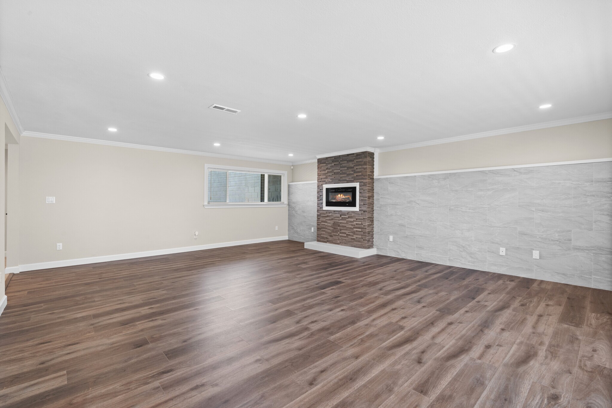 Building Photo - 2480 Ardee Ln
