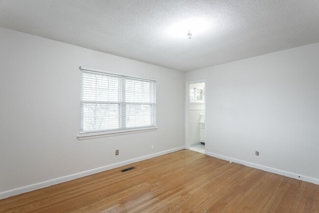 Building Photo - 3 Bedroom · 2 Bath Home in East Brainerd Near Hamilton Place