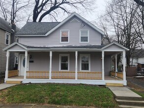 Building Photo - 28 Mather St