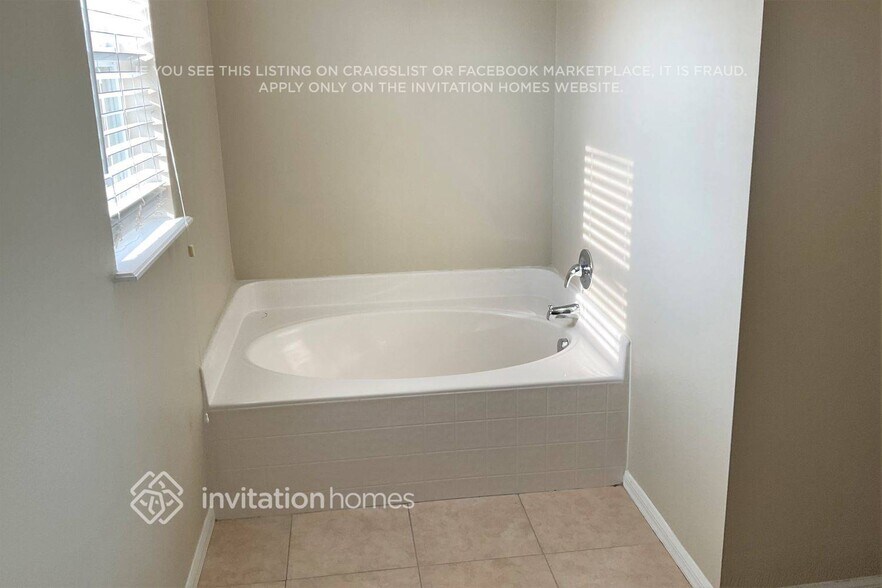 Building Photo - 12944 Bridleford Dr